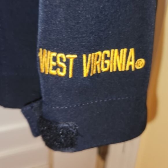WEST VIRGINIA MOUNTAINEERS colosseum YOUTH MEDIUM 12/14 jacket preowned - Picture 4 of 11